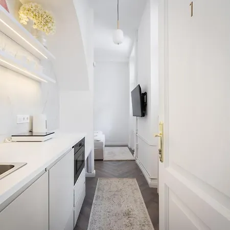 E13 - Grand Boulevard Heritage - Location By Bqa Appartement Budapest