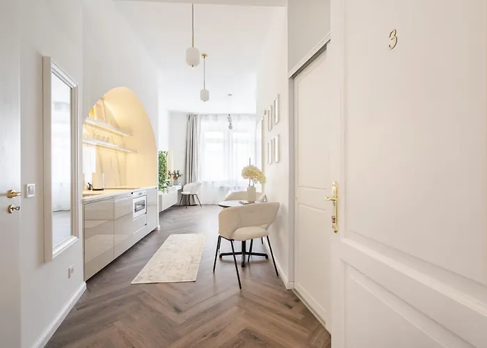 E13 - Grand Boulevard Heritage - Location By Bqa * Budapeszt