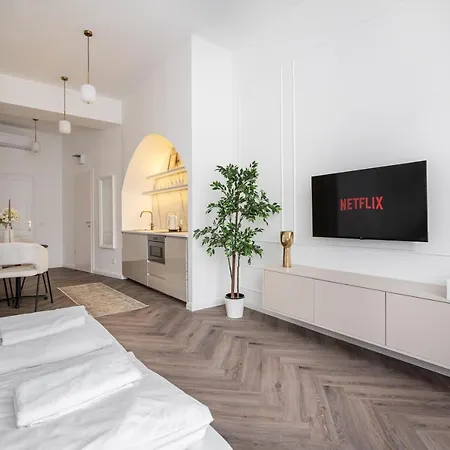 Apartment E13 - Grand Boulevard Heritage - Location By Bqa Budapest
