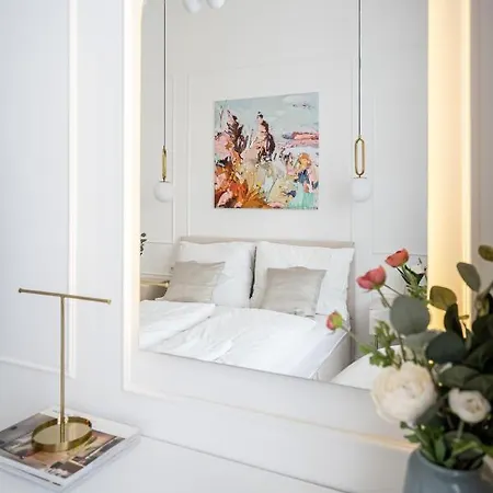 E13 - Grand Boulevard Heritage - Location By Bqa Apartment *