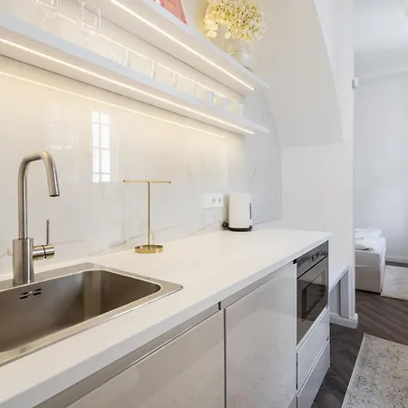 Apartmán E13 - Grand Boulevard Heritage - Location By Bqa