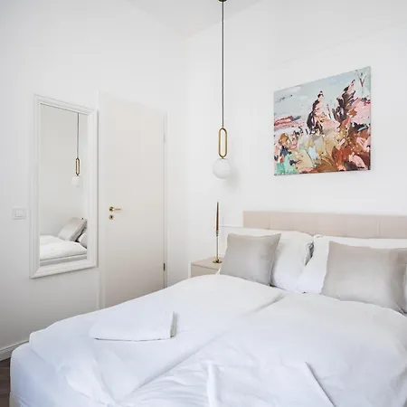 E13 - Grand Boulevard Heritage - Location By Bqa *