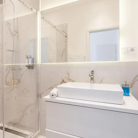 E13 - Grand Boulevard Heritage - Location By Bqa Apartment *