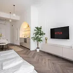 Apartment E13 - Grand Boulevard Heritage - Location By Bqa Budapest