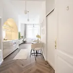 E13 - Grand Boulevard Heritage - Location By Bqa * Budapest