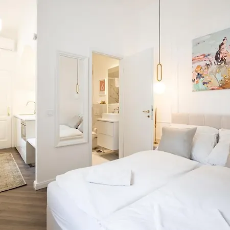 E13 - Grand Boulevard Heritage - Location By Bqa * بودابست